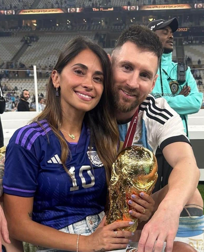 Who is Antonela Roccuzzo? (Messi’s Wife) Net Worth, Height, & More